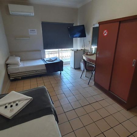 Hotel Allen Townsville Buitenkant foto